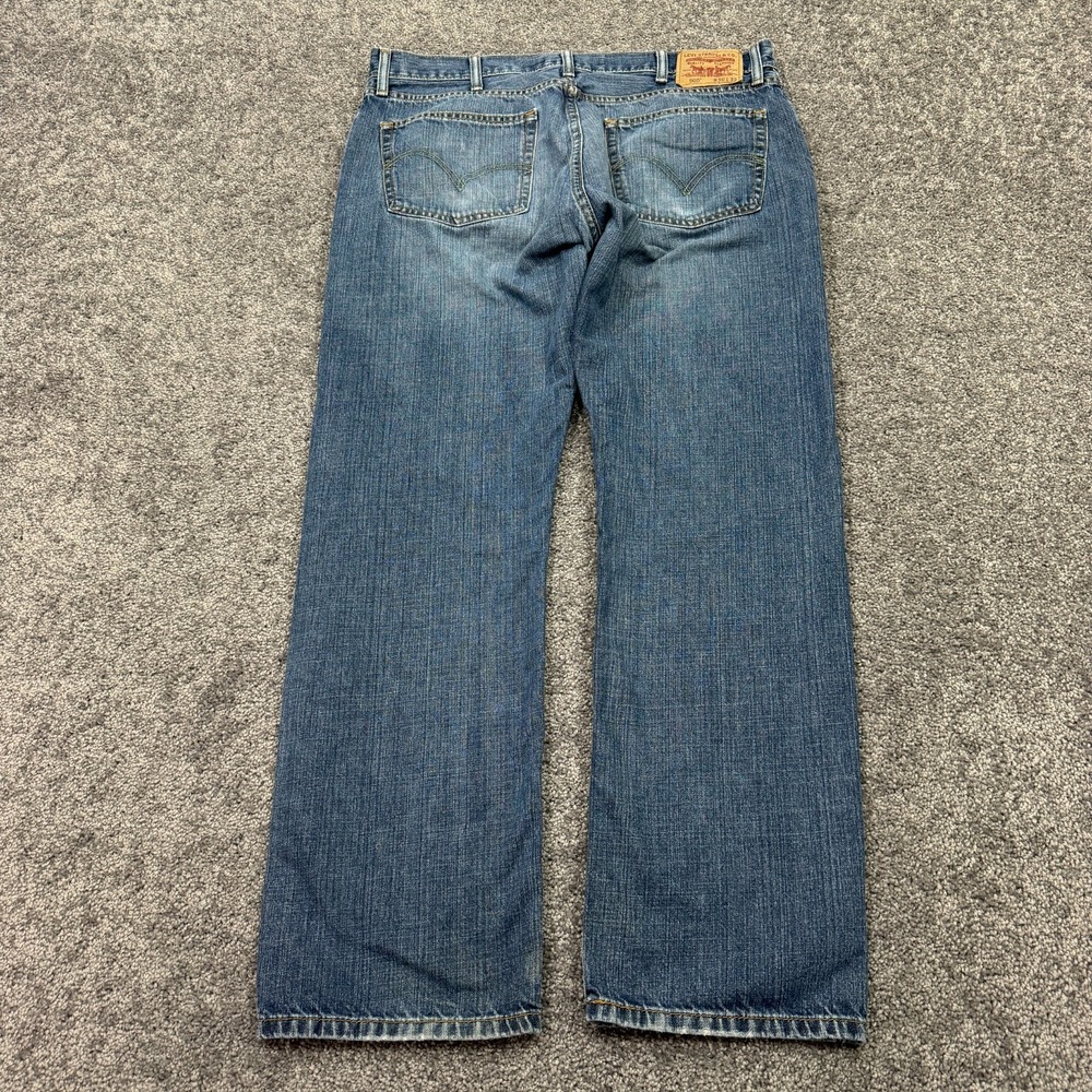 Levis Jeans Mens 38x32 Blue 505 Regular Fit Straight Leg Medium Wash Denim Work - Picture 2 of 10